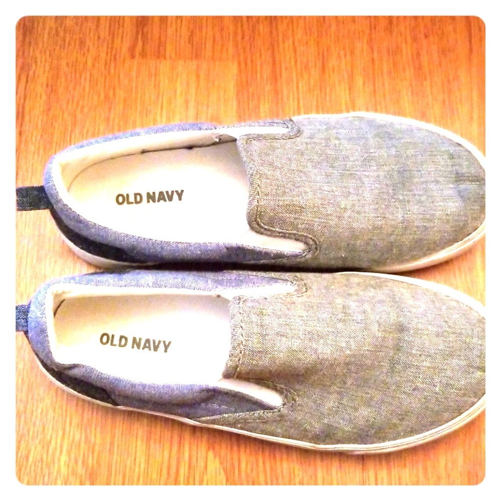 Canvas shoes